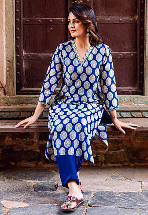 Printed Chanderi Silk Straight Kurta Set in Royal Blue