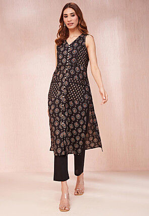 Printed Pure Cotton Straight Kurta in Black