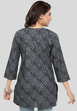 Printed Rayon Straight Kurti in Grey