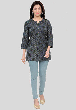 Printed Rayon Straight Kurti in Grey