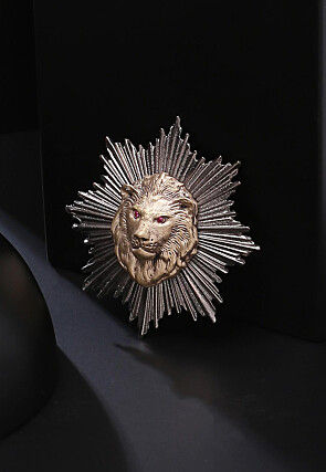 Royal Leader Metallic Brooch