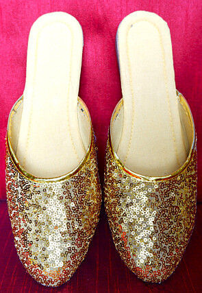 Sequinned Georgette Women Jutti in Golden