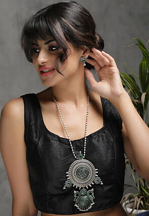 Silver Look Alike Stone Studded Necklace Set