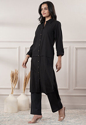 Solid Color Cotton Slub Straight Kurta in Black