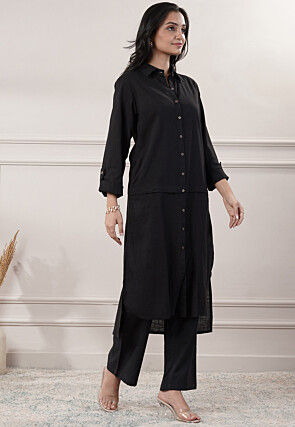 Solid Color Cotton Slub Straight Kurta in Black