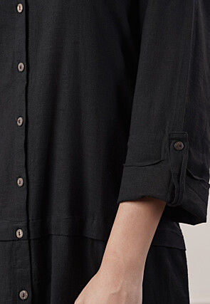 Solid Color Cotton Slub Straight Kurta in Black