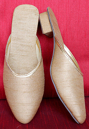 Solid Color Dupion Silk Women Jutti in Beige