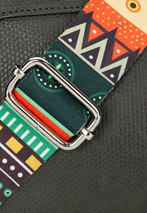 Solid Color PU Hand Bag in Black