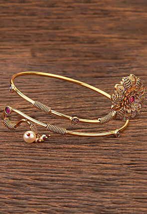 Stone Studded Adjustable Armlet