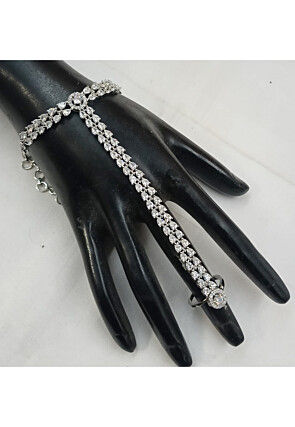 Stone Studded Adjustable Haathphool