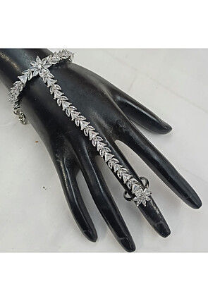 Stone Studded Adjustable Haathphool