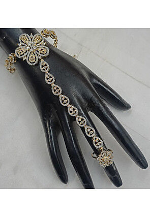 Stone Studded Adjustable Haathphool