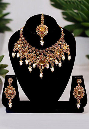 Stone Studded Choker Necklace Set