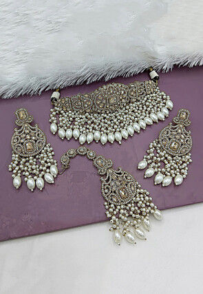 Stone Studded Choker Necklace Set