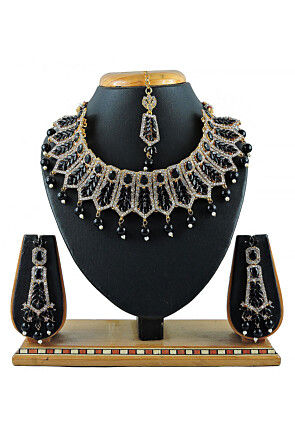 Stone Studded Choker Necklace Set