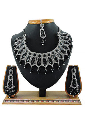Stone Studded Choker Necklace Set