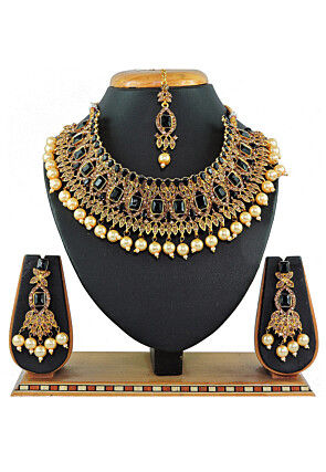 Stone Studded Choker Necklace Set
