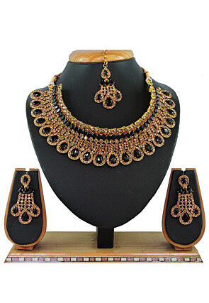 Stone Studded Choker Necklace Set
