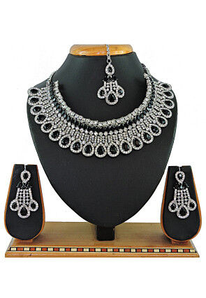 Stone Studded Choker Necklace Set