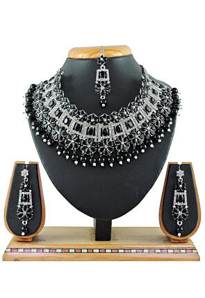 Stone Studded Choker Necklace Set