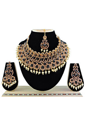 Stone Studded Choker Necklace Set