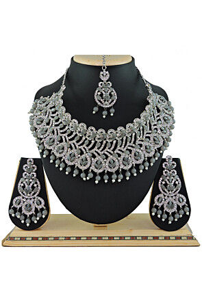 Stone Studded Choker Necklace Set