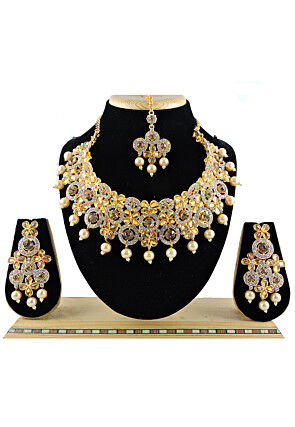 Stone Studded Choker Necklace Set