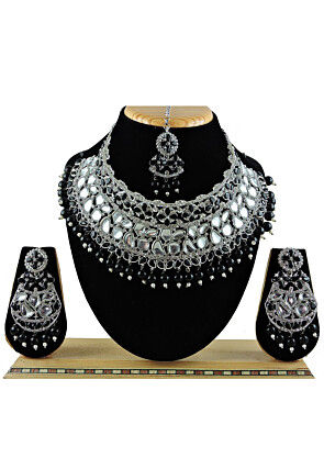 Stone Studded Choker Necklace Set