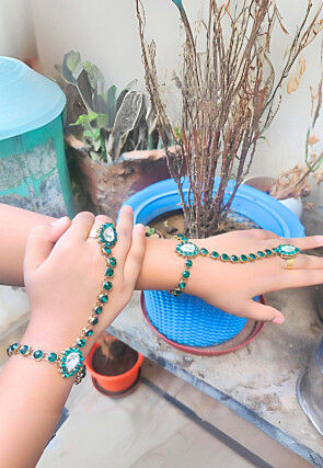 Stone Studded Haathphool Pair