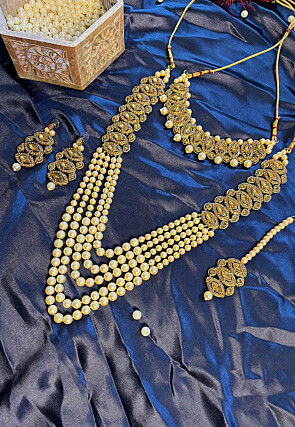 Stone Studded Layered Necklace Set