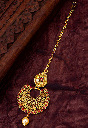 Stone Studded Maang Tikka