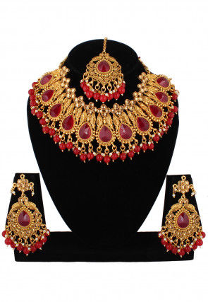 Stone Studded Necklace Set