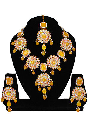 Stone Studded Necklace Set