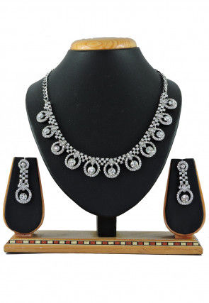 Stone Studded Necklace Set