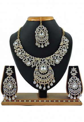 Wine Color Kundan Jewellery Set for Lehenga | FashionCrab.com