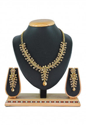 Stone Studded Necklace Set