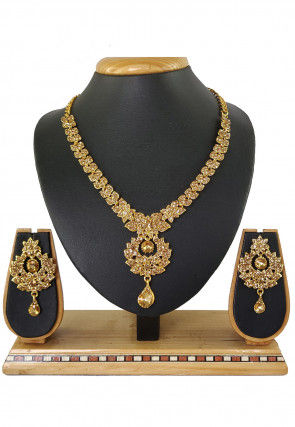 Stone Studded Necklace Set