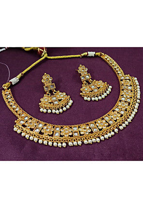 Stone Studded Necklace Set