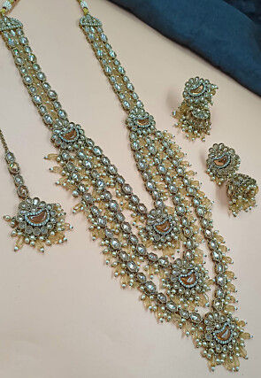 Stone Studded Necklace Set