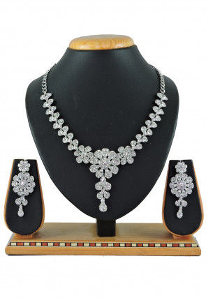 Stone Studded Necklace Set