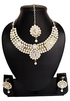 Stone Studded Necklace Set