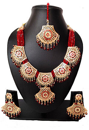 Stone Studded Necklace Set