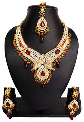 Stone Studded Necklace Set