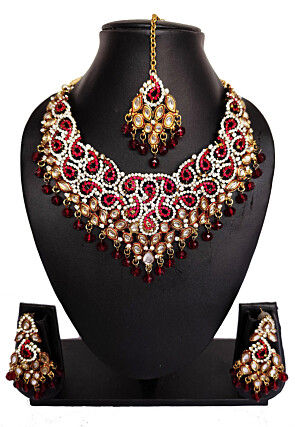 Stone Studded Necklace Set