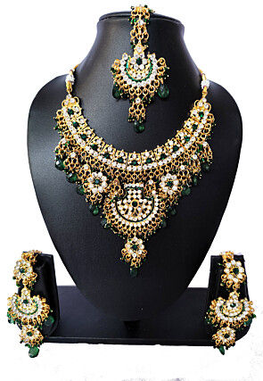 Stone Studded Necklace Set