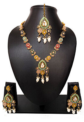 Stone Studded Necklace Set
