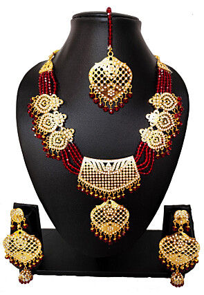 Stone Studded Necklace Set