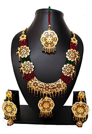Stone Studded Necklace Set