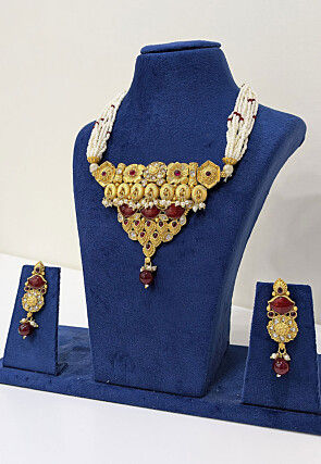 Stone Studded Necklace Set