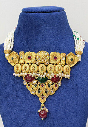 Stone Studded Necklace Set